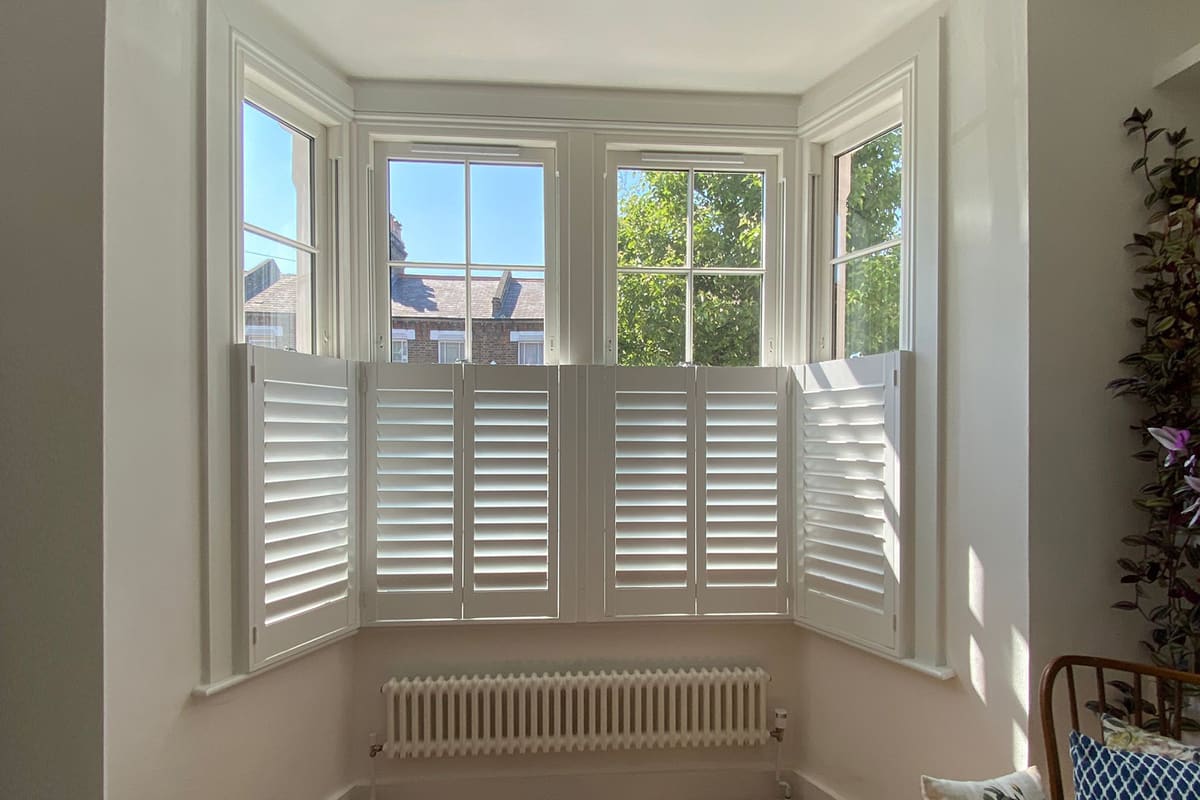 Shutters for Restaurants, Cafés and Salons